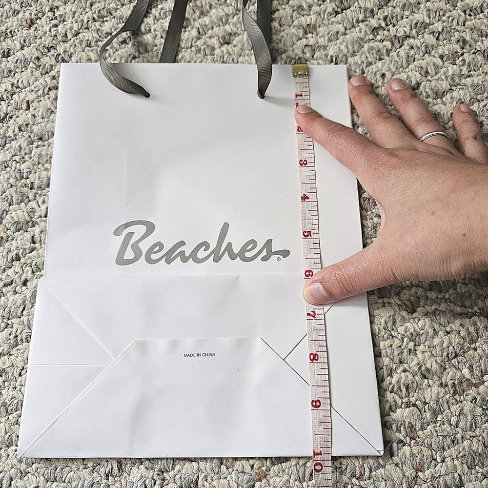 Sandals / Beaches Resort White Paper Shopping Gift Bag - 8" x 4" x 10" - Picture 13 of 15